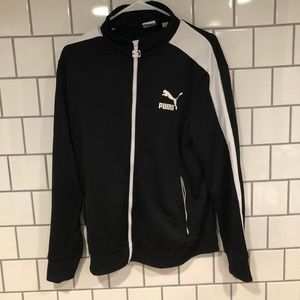 Puma zip up jacket size medium